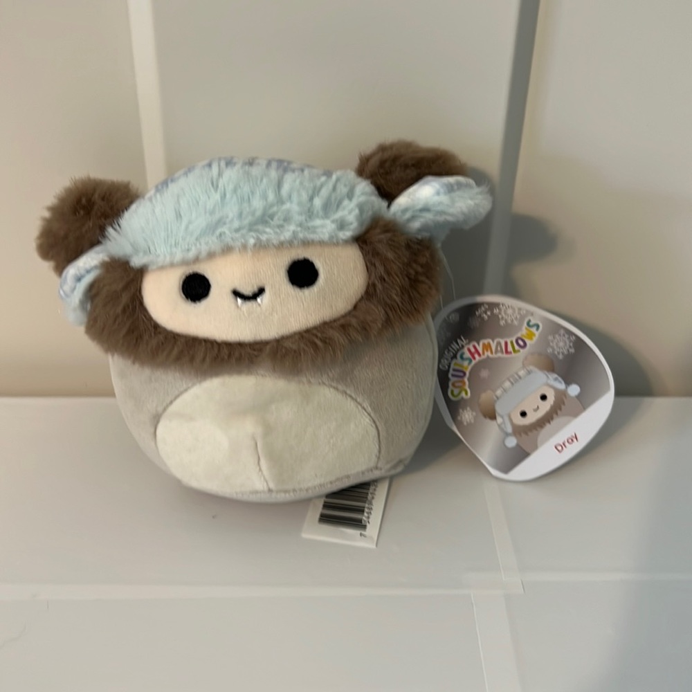 Squishmallows 4.5" Dray the Yeti